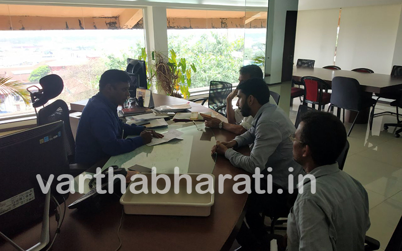 ವಳಚ್ಚಿಲ್ ಹೆದ್ದಾರಿ ಕುಸಿಯುವ ಭೀತಿ: ದ.ಕ.ಜಿಲ್ಲಾಧಿಕಾರಿಗೆ ಸ್ಥಳೀಯರಿಂದ ಮನವಿ